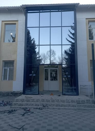 оборудование пластиковых окон: Алюминиево‑ПВХ остекление фасадов и входных групп - Проектирование и — 1