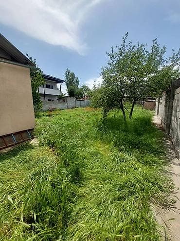 Кыймылсыз мүлк: 🏡 Продаётся участок с времянкой в Ак-Орго 📍 Ул. Ай Ашар-Ахунбаев— — 1