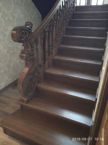 продажа дверей: Лестница двери лучшего качества. звоните — 20