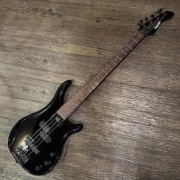 Гитаралар: Бас-гитара YAMAHA (4-струнная), черный глянец. - Корпус классической — 1