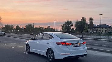 Продажа авто: Hyundai Elantra: 2017 г., Автомат, Седан — 5