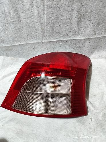 vitz: Комплект стоп-сигналов Toyota 2007 г., Б/у, Оригинал — 2
