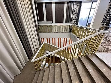 летние: Сдается отдельностоящее коммерческое здание на первой линии по ул — 9