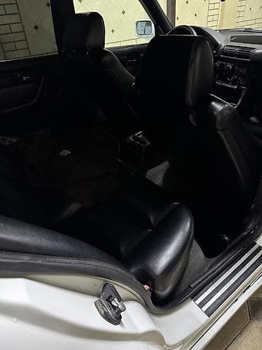 б у двери: BMW 5 series: 1992 г., 2.8 л, Механика, Бензин, Седан — 6