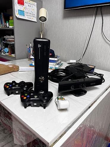Xbox: Игровая консоль Xbox 360 (модель Slim) kinect в комплекте. Состав — 2