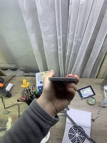 Мобильные телефоны: IPhone 15 Pro, Б/у, 256 ГБ, Белый, Зарядное устройство, 81 % — 5