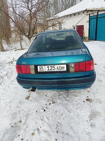 аудио техника: Audi 80: 1996 г., 2 л, Механика, Бензин, Седан — 4