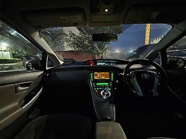 corolla runx: Toyota Prius: 2009 г., 1.8 л, Гибрид, Лифтбек — 3