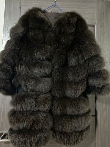срочно продаю в связи с переездом: Шубка из песца, мех очень добротный. Есть потертости . Подклад нужно — 2