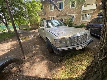 a6 c4: Mercedes-Benz W124: 1993 г., 2.8 л, Бензин — 3
