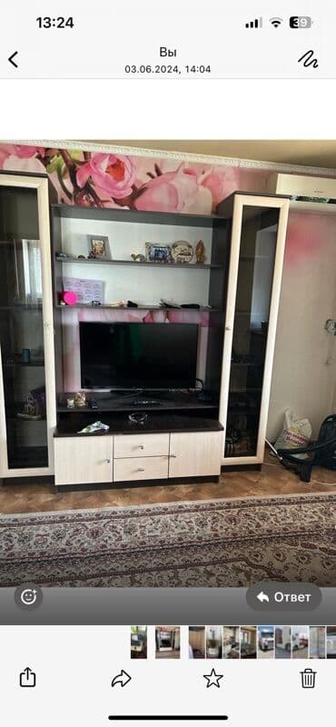мебель стол и стулья для зала: Мебельная стенка с открытыми полками и шкафами. Секция под телевизор — 1
