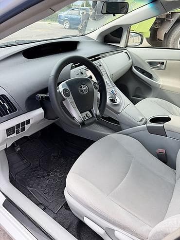 Унаа сатуу: Toyota Prius: 2013 г., 1.8 л, Гибрид, Хетчбек — 6