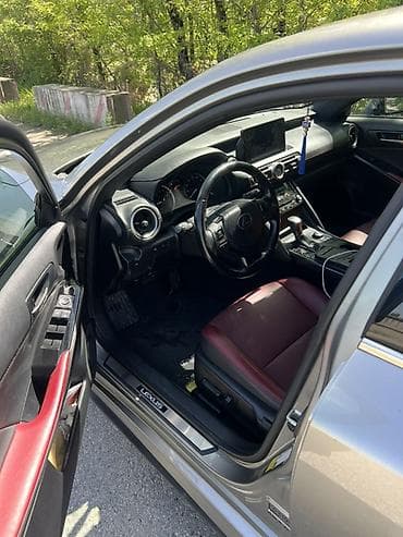 плавник: Lexus IS: 2022 г., Бензин, Седан — 6