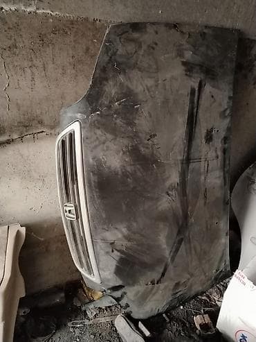 Капот Honda