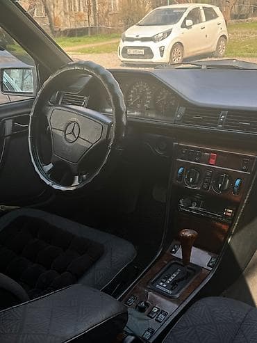 мерседес универсал: Mercedes-Benz E-Class: 1995 г., 2.2 л, Автомат, Бензин, Универсал — 9