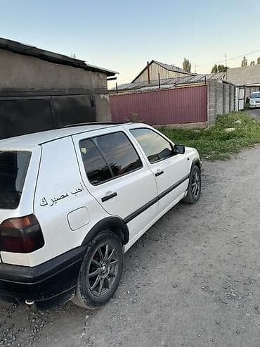 Volkswagen Golf: 1996 г., 1.6 л, Механика, Бензин, Хэтчбэк