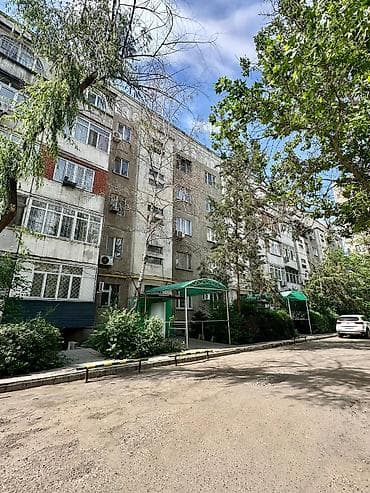 восток 5 квартира сдаю: 2 комнаты, 49 м², 105 серия, 2 этаж, Старый ремонт — 1