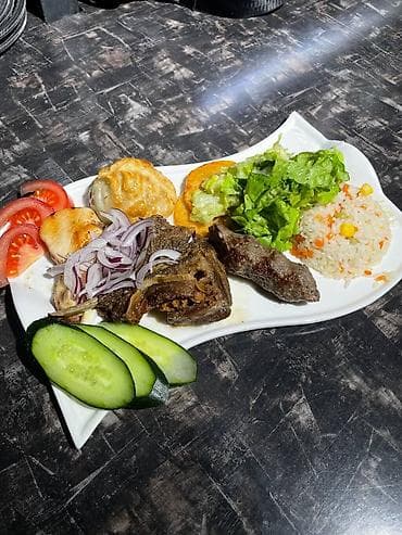 софиты свет: Ассорти блюд для кейтеринга/ресторана: мясо на мангале, горячие — 2