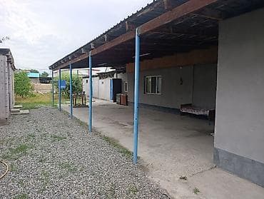 продажи квартиры: Продаётся жилой дом с закрытым двором и хозяйственными постройками. - — 7