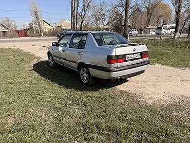 муровей бензин: Volkswagen Vento: 1995 г., Ручные, Бензин, Седан — 4