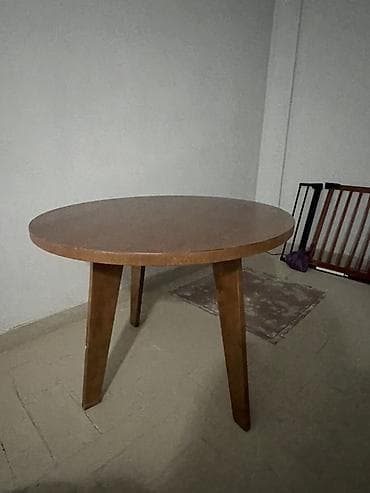 Круглый деревянный стол в стиле mid-century modern. - Форма: круглая at lalafo.kg Круглый деревянный стол в стиле mid-century modern. - Форма: круглая