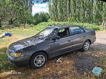 Унаа: Toyota Carina E: 1994 г., Кол менен иштөөчү, Бензин, Седан — 6