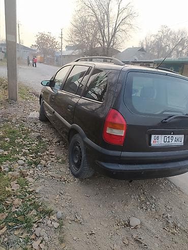 Унаа сатуу: Opel Zafira: 2002 г., 2.2 л, Кол менен иштөөчү, Бензин, Вэн/Минивэн — 1
