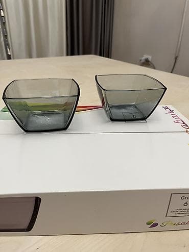 фарфоровые чайники: Набор для чаепития из фарфора. Состав: - 4 мини-чайника с крышками — 5