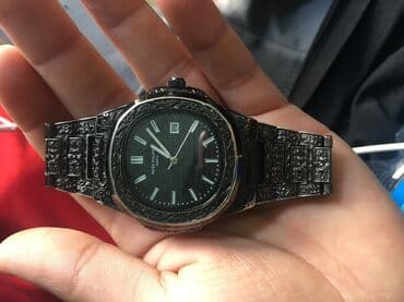 часы наручные электронные: Элегантные наручные часы в черном цвете с уникальной гравировкой на — 1