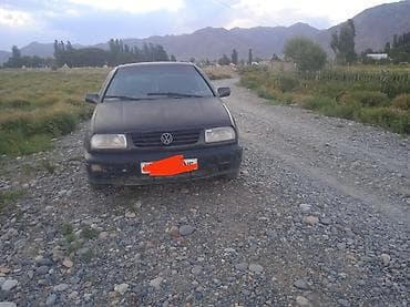 Volkswagen Vento: 1993 г., 1.8 л, Кол менен иштөөчү, Седан — 5