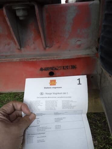 аварийный авто: Эвакуатор, Mercedes-Benz, 2002 г., Ломаная — 4