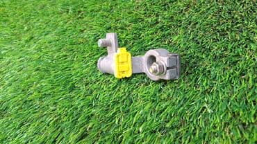 аккумулятор для грузовых: Клемма аккумулятора плюсовая Е53 61 13 Год 2002 В отличном — 2