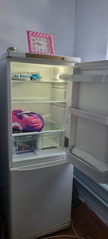 Техника и электроника: Холодильник Indesit SB 167.027, двухкамерный, нижняя морозилка — 2