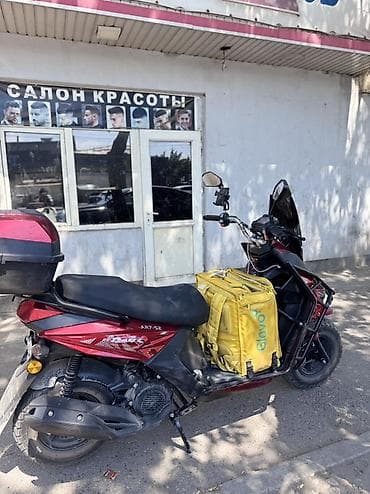 Мототехника: Скутер 50–125 см³ (визуально), городской/утилитарный, красно‑черный — 3