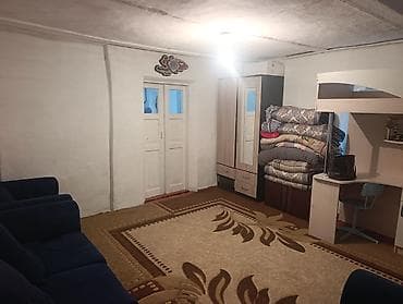 дома в пишпеке: Продаётся одноэтажный частный дом с участком и воротами. участок 7 — 6