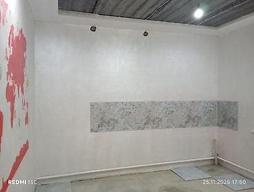 - Планировка: единое просторное помещение с зоной под кухню + санузел