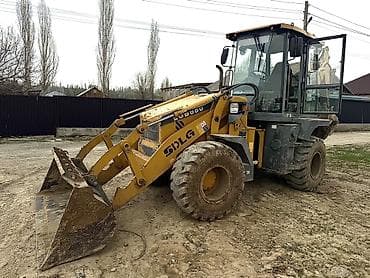 работа на автобус: Экскаватор, 2010 г., Колесный — 1