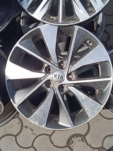 10 5j: Литые Диски R 18 Kia, отверстий - 5 — 1