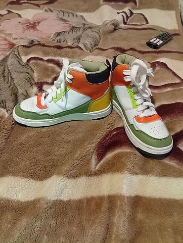 белые кросовки: Детские высокие кроссовки - Тип: кеды/кроссовки с высоким берцем, на — 1