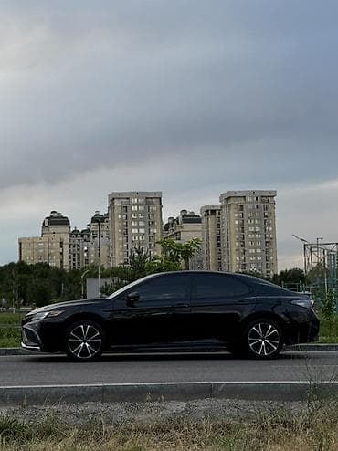 e2 byd: Toyota Camry: 2019 г., 2.5 л, Автомат, Гибрид, Седан — 1