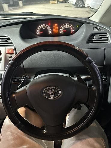 Toyota Ractis: 2005 г., 1.5 л, Автомат, Бензин, Хэтчбэк — 9