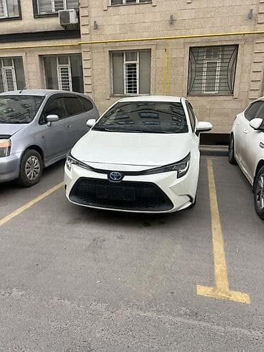Toyota Levin: 2021 г., 1.8 л, Вариатор, Гибрид, Седан