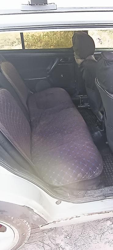 Volkswagen Vento: 1995 г., 1.8 л, Бензин — 9