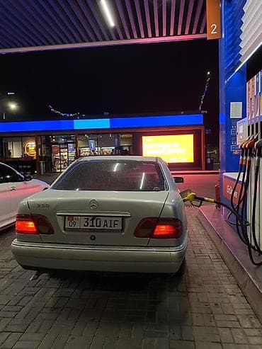 замок мерс 210: Mercedes-Benz E-Class: 1999 г., 2 л, Автомат, Бензин, Седан — 2