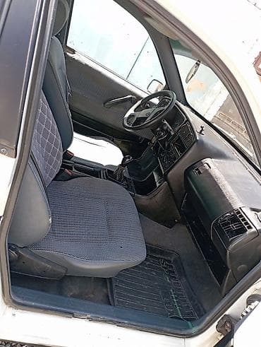пинин ио: Volkswagen Passat Variant: 1991 г., 1.8 л, Механика, Бензин, Универсал — 4