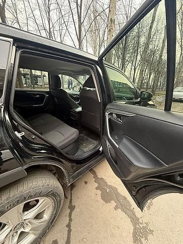 решетка степ: Toyota RAV4: 2020 г., 2.5 л, Вариатор, Гибрид, Кроссовер — 6