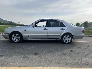 Mercedes-Benz E-Class: 1997 г., 3.2 л, Механика, Бензин, Седан — 3