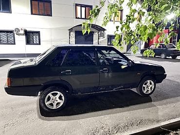 Унаа сатуу: ВАЗ (ЛАДА) 21099: 2004 г., 1.5 л, Кол менен иштөөчү, Бензин, Седан — 3