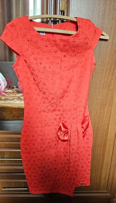 Платье вечернее. Размер: 42-44