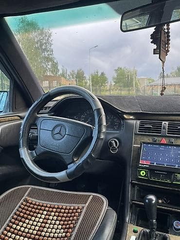 Mercedes-Benz : 1996 г., 2.3 л, Механика, Бензин — 9